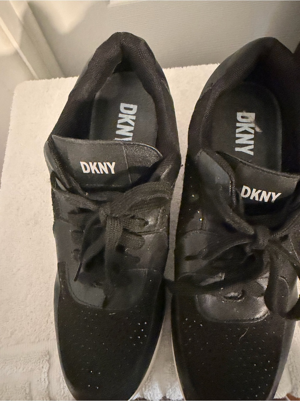 DKNY Men's Black Low-Top Lace-Up Sneakers